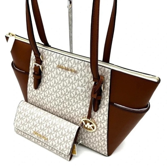 Michael Kors Large Charlotte Tote Bag & Matching Trifold Wallet Vanilla - Picture 10 of 13